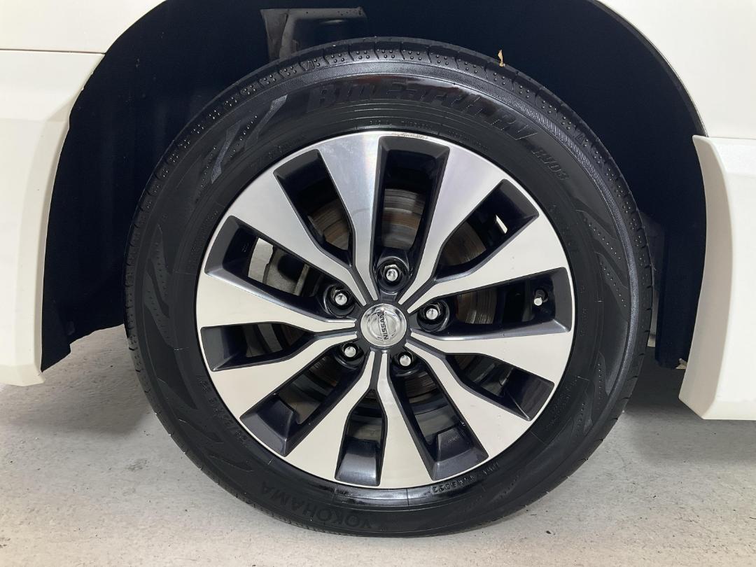 Photo '12' of Nissan Serena