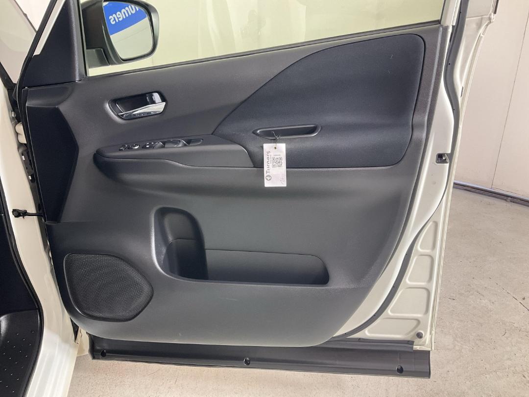 Photo '15' of Nissan Serena