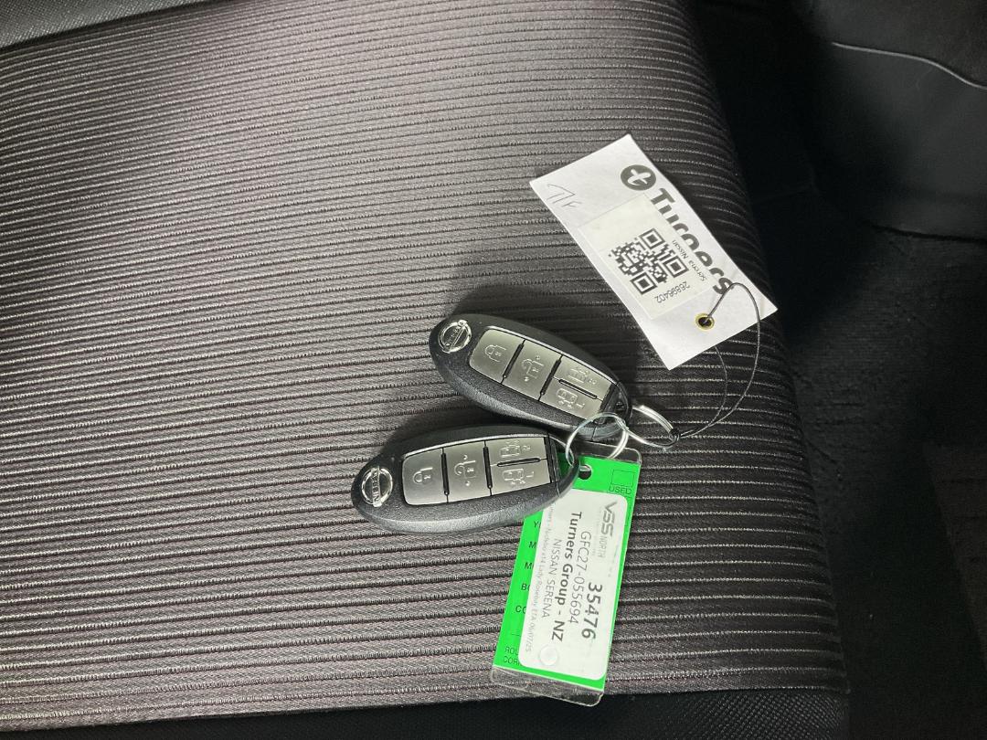 Photo '21' of Nissan Serena