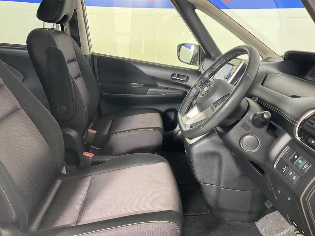 Photo '16' of Nissan Serena