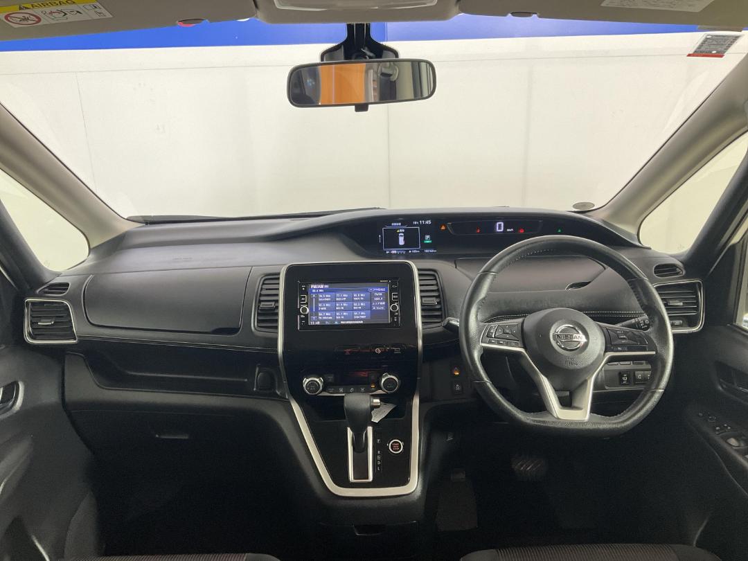 Photo '17' of Nissan Serena