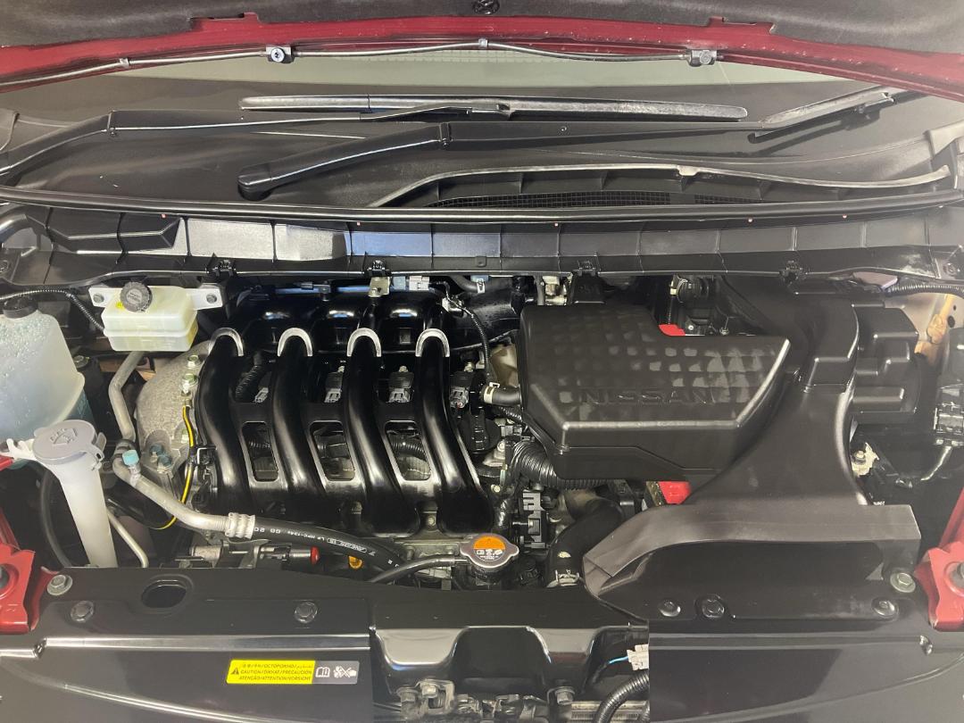 Photo '13' of Nissan Serena Photo '13' of Nissan Serena