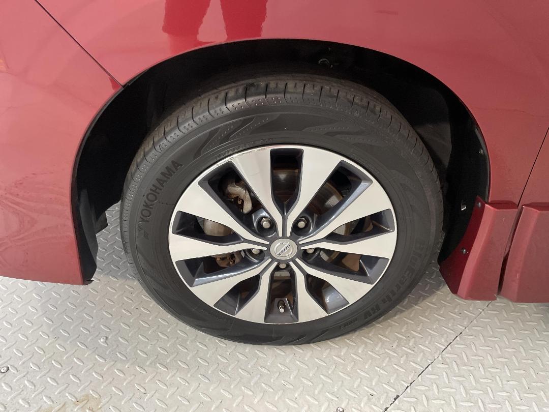 Photo '10' of Nissan Serena Photo '10' of Nissan Serena