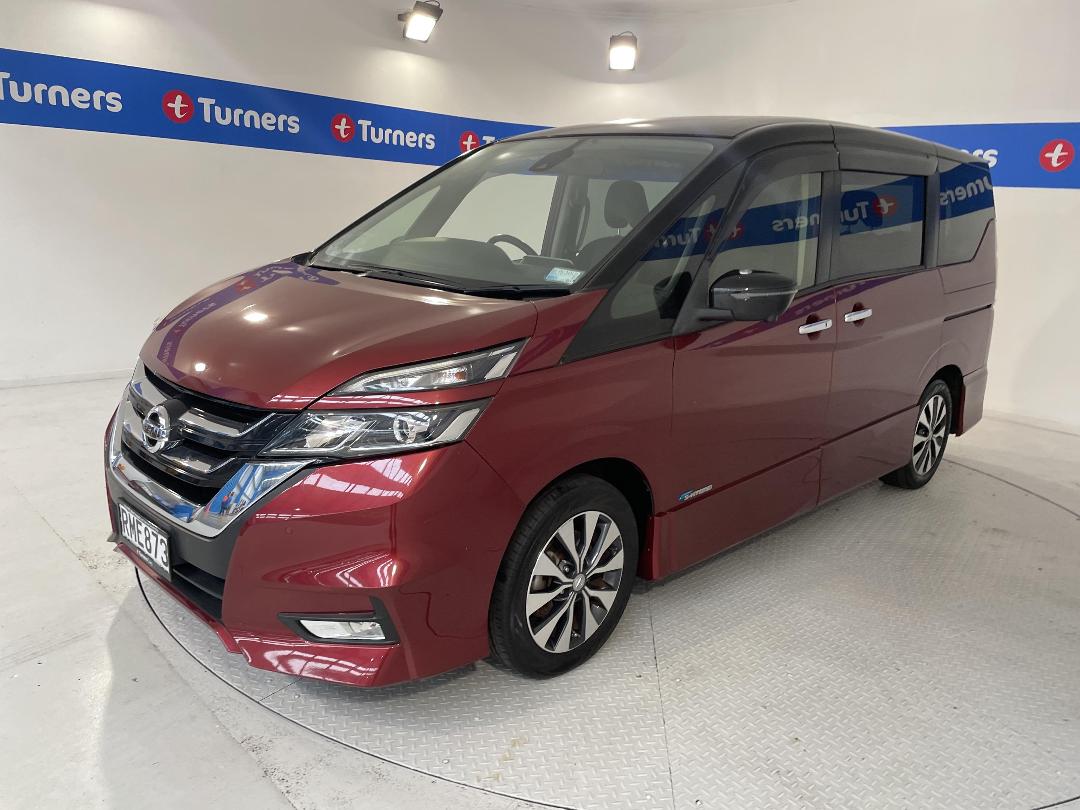 Photo '4' of Nissan Serena Photo '4' of Nissan Serena