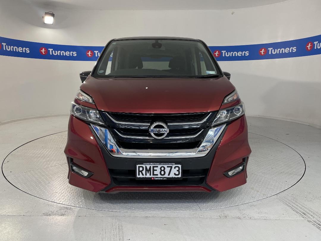 Photo '2' of Nissan Serena Photo '2' of Nissan Serena