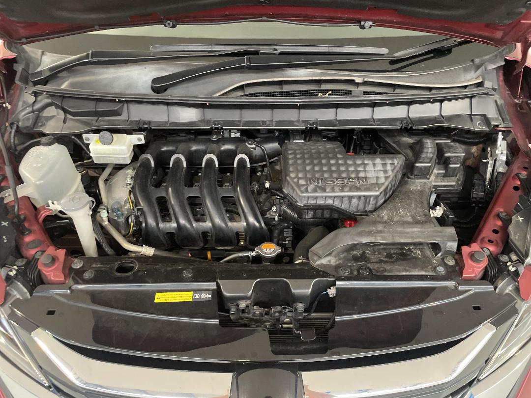 Photo '13' of Nissan Serena Photo '13' of Nissan Serena