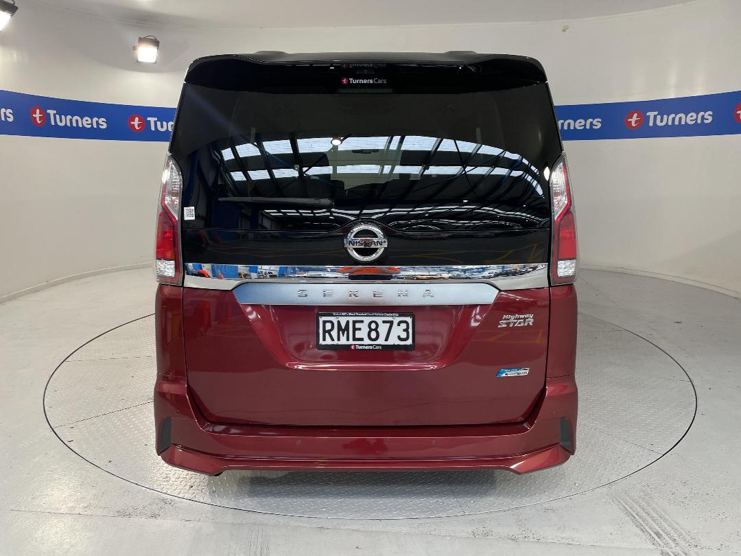 Photo '6' of Nissan Serena Photo '6' of Nissan Serena