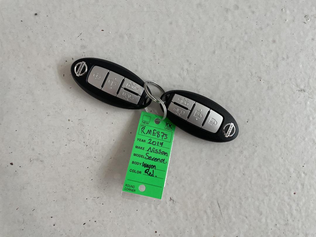 Photo '22' of Nissan Serena Photo '22' of Nissan Serena