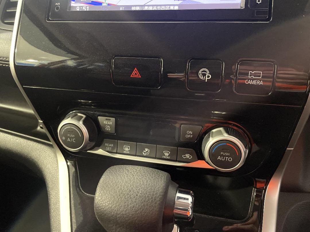 Photo '31' of Nissan Serena Photo '31' of Nissan Serena