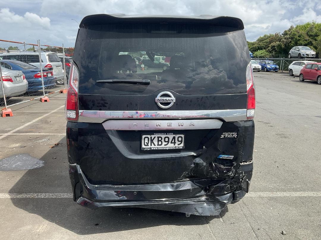 Photo '5' of Nissan Serena Highway Star Photo '5' of Nissan Serena Highway Star