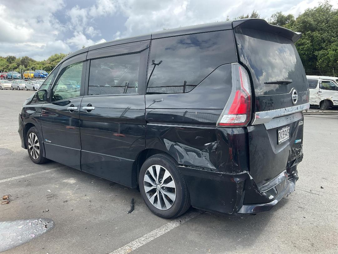 Photo '4' of Nissan Serena Highway Star Photo '4' of Nissan Serena Highway Star