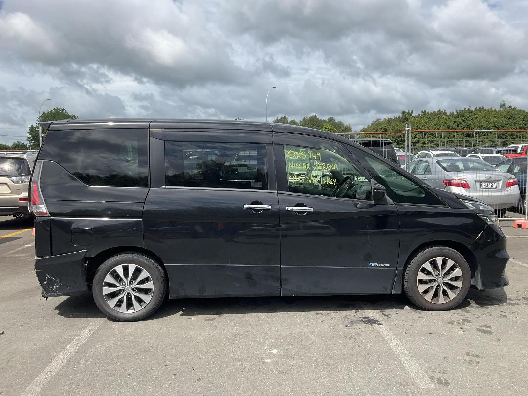 Photo '7' of Nissan Serena Highway Star Photo '7' of Nissan Serena Highway Star