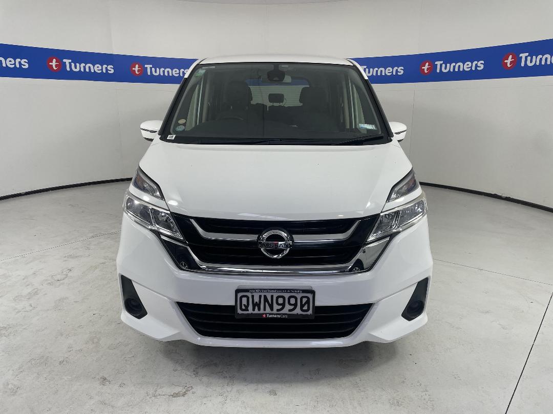 Photo '2' of Nissan Serena Photo '2' of Nissan Serena