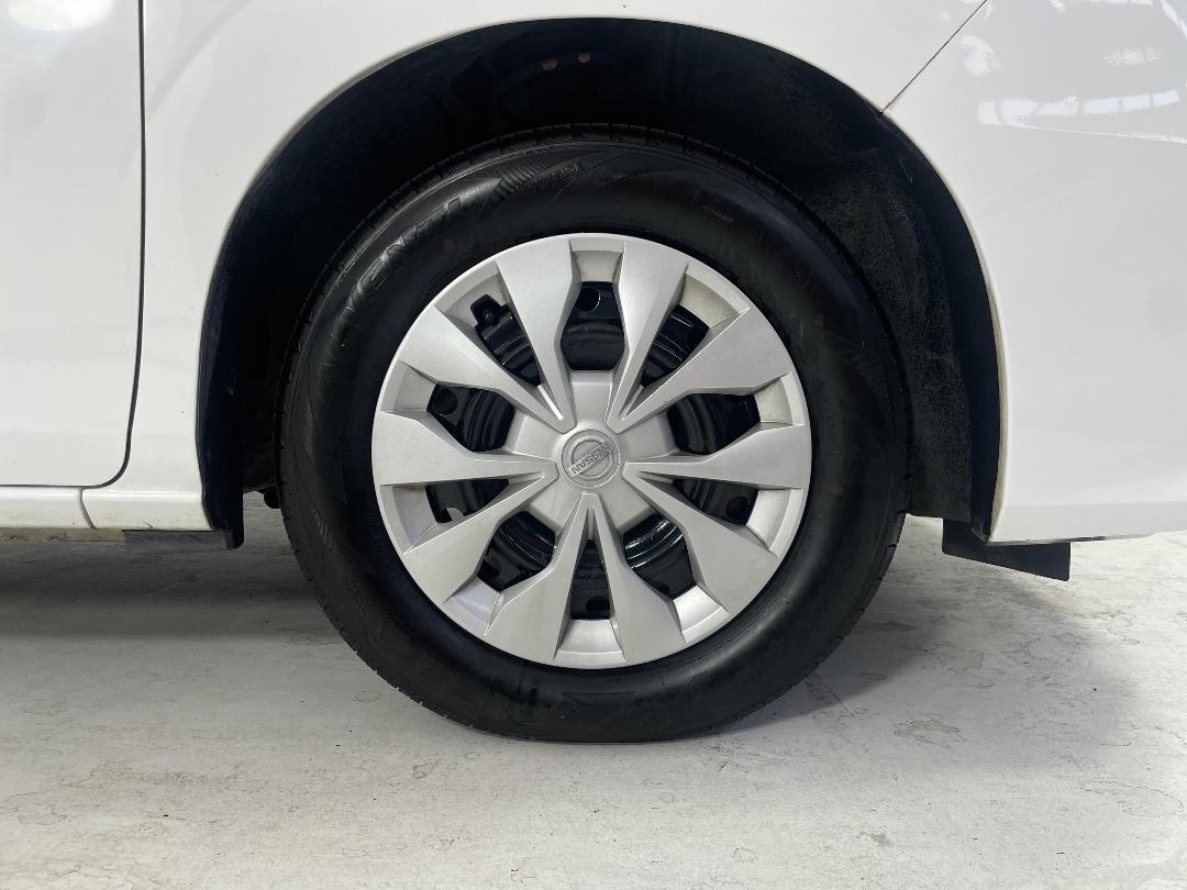 Photo '9' of Nissan Serena Photo '9' of Nissan Serena