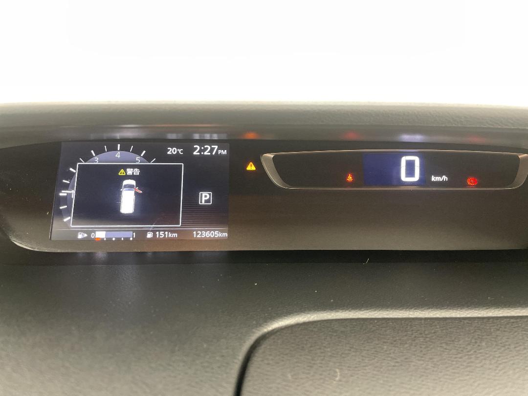 Photo '21' of Nissan Serena Photo '21' of Nissan Serena