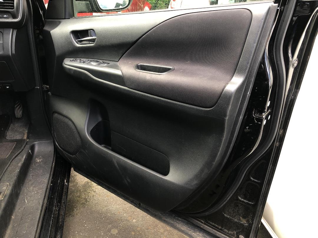 Photo '10' of Nissan Serena 2L Petrol Hybrid