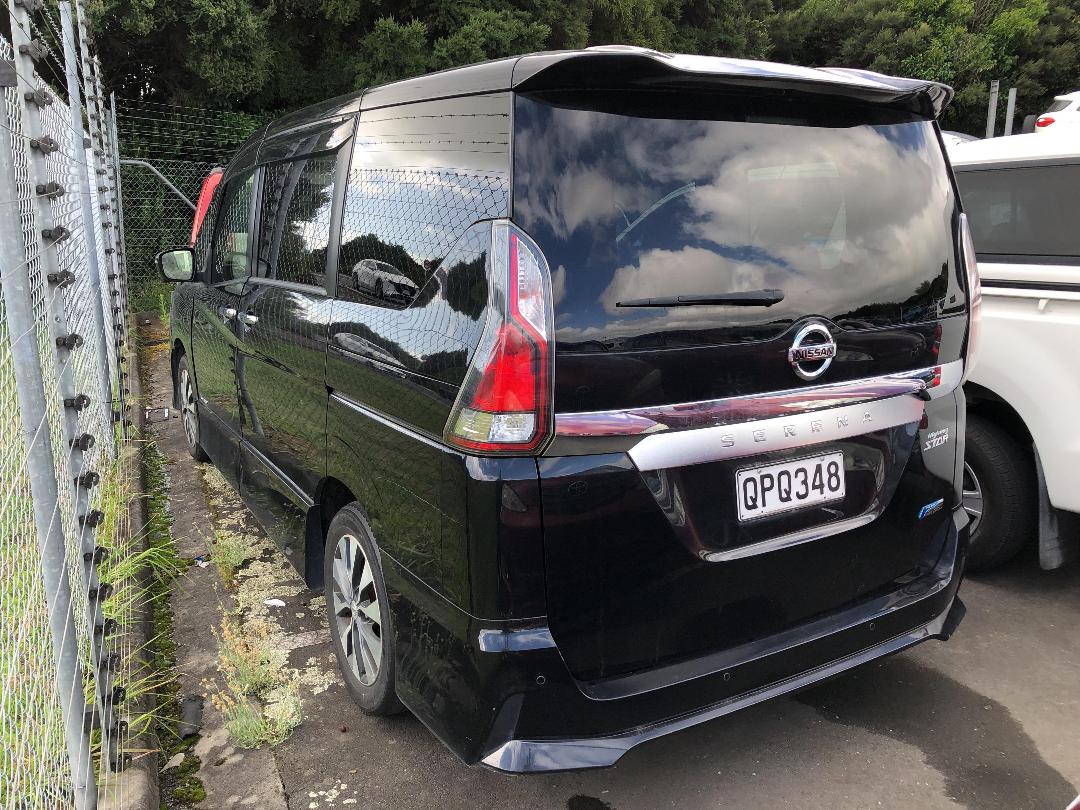 Photo '7' of Nissan Serena 2L Petrol Hybrid