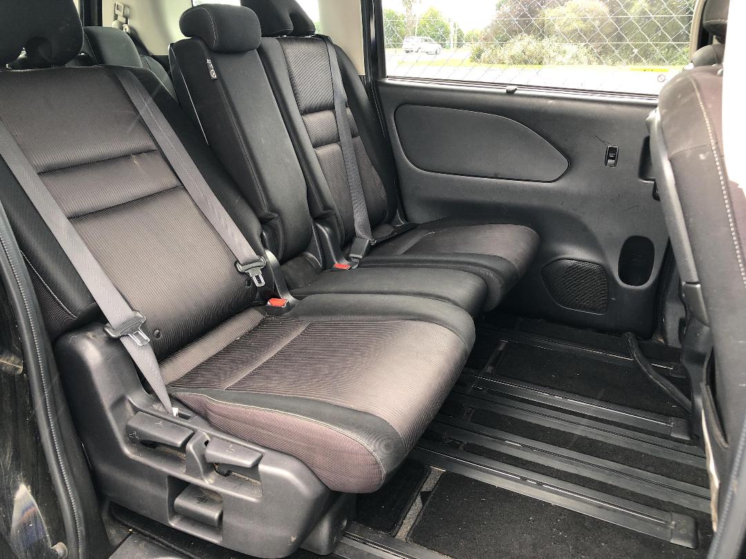 Photo '14' of Nissan Serena 2L Petrol Hybrid