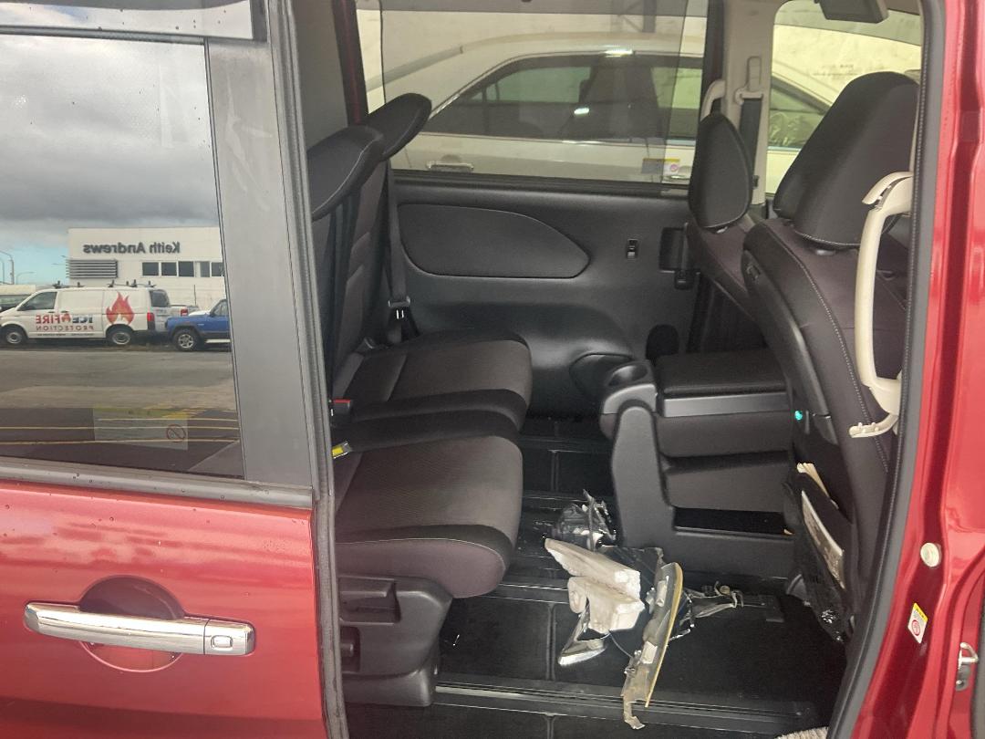 Photo '20' of Nissan Serena Highway Star