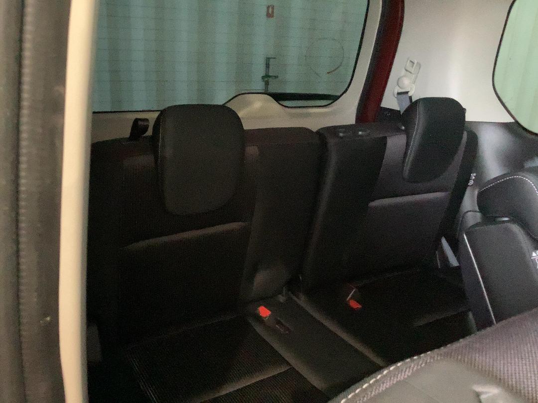 Photo '6' of Nissan Serena