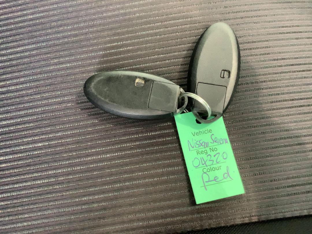 Photo '16' of Nissan Serena