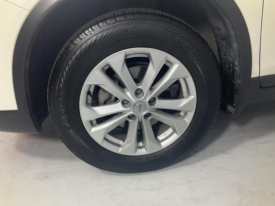 Photo '10' of Nissan X-Trail