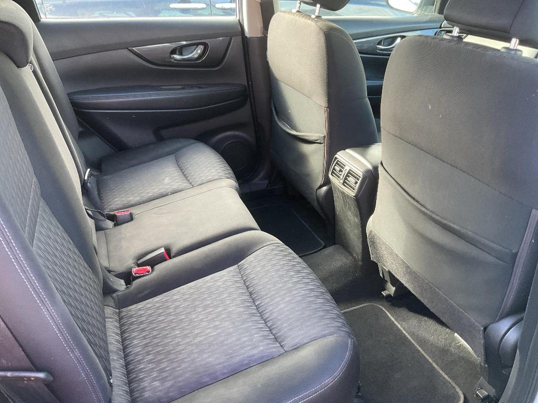 Photo '21' of Nissan X-Trail ST