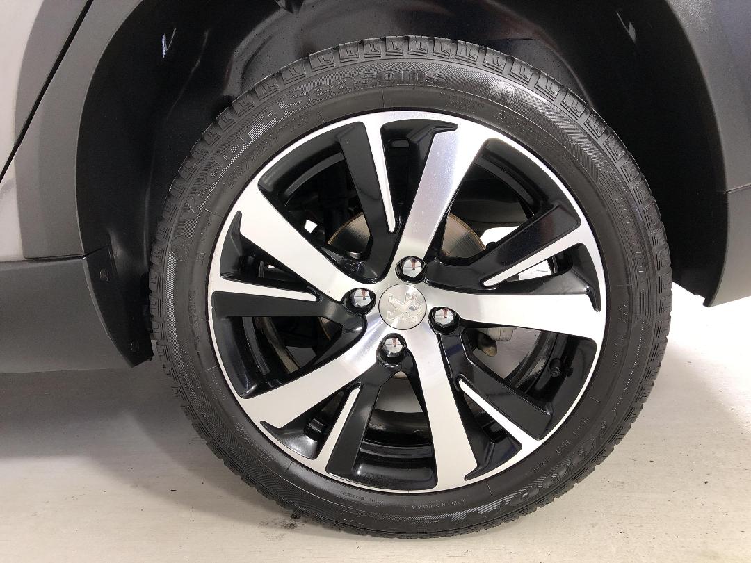 Photo '11' of Peugeot 2008