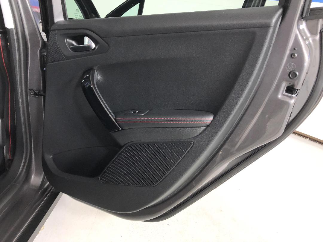 Photo '19' of Peugeot 2008