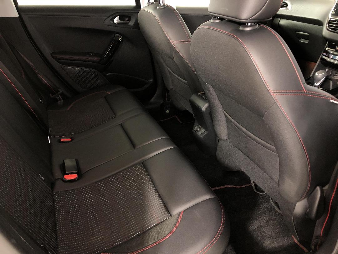 Photo '20' of Peugeot 2008