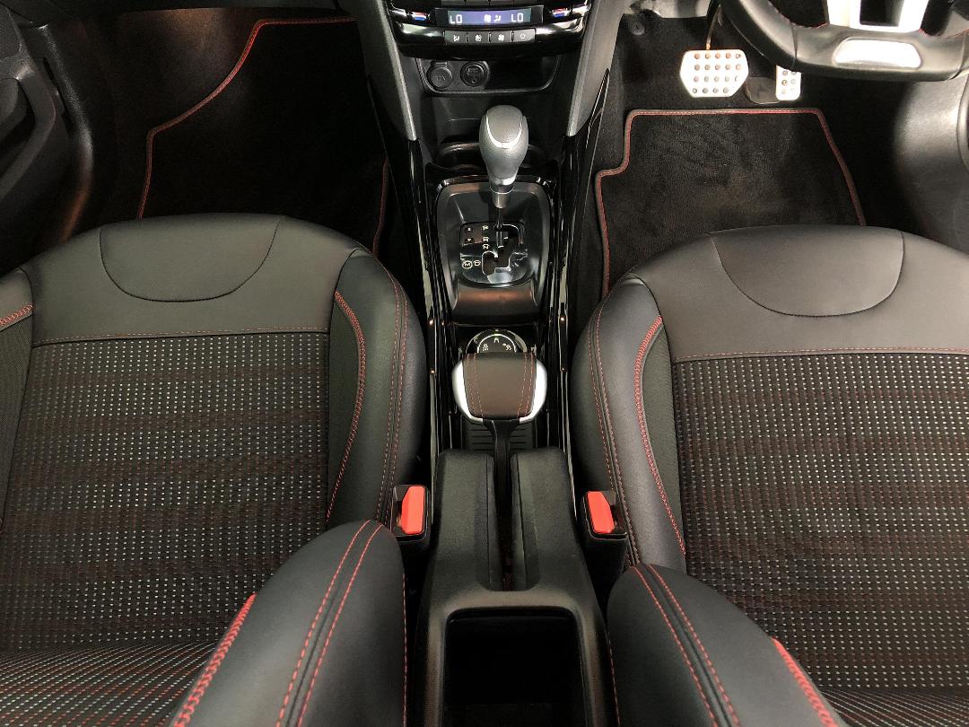 Photo '18' of Peugeot 2008