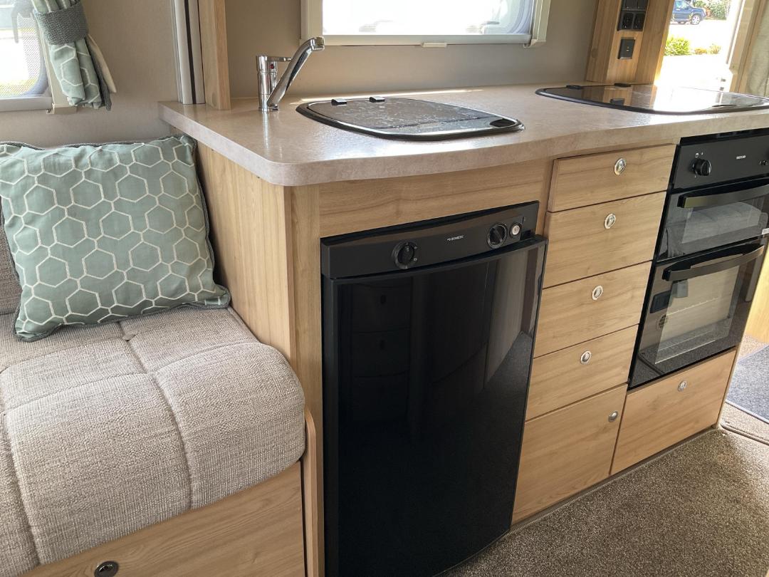 Photo '15' of Peugeot 406 SIGNATURE 196 Motorhome Photo '15' of Peugeot 406 SIGNATURE 196 Motorhome