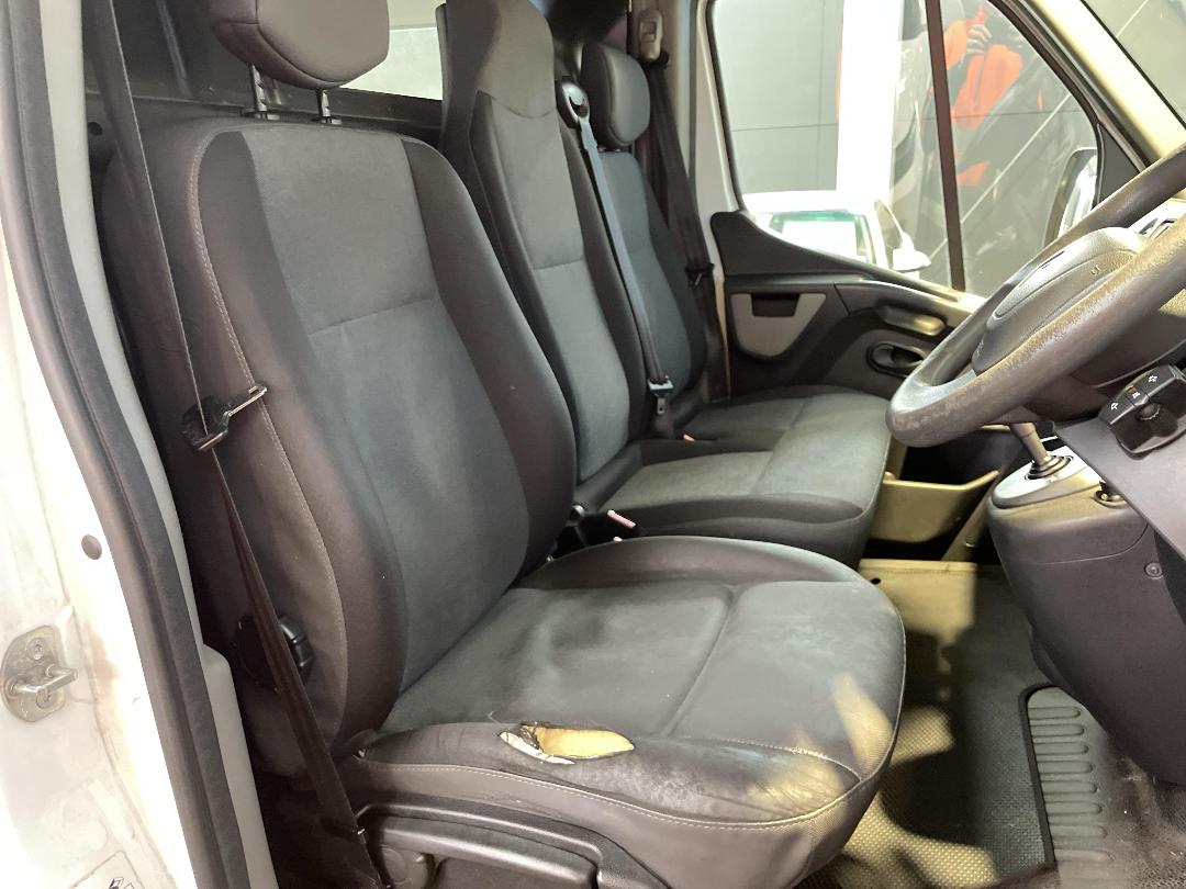 Photo '16' of Renault Master Photo '16' of Renault Master