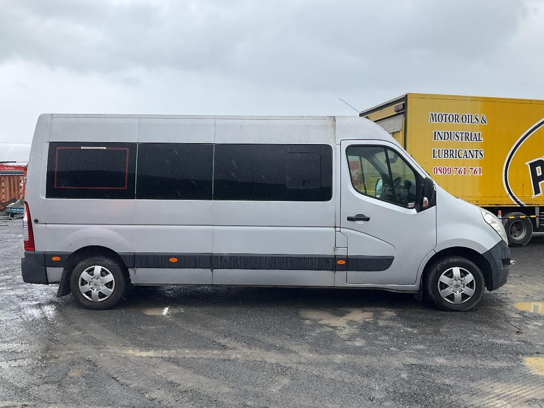 Photo '3' of Renault Master VAN L3H2 2.3DT/6AM Van