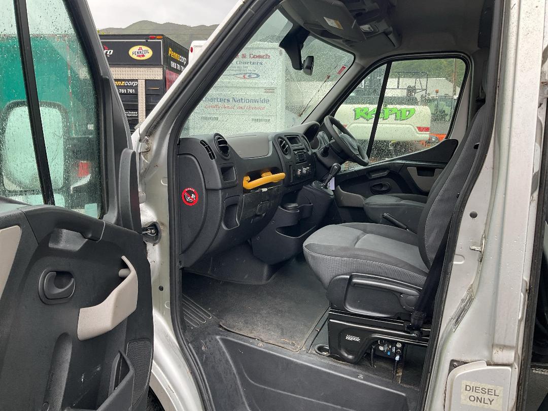 Photo '28' of Renault Master VAN L3H2 2.3DT/6AM Van