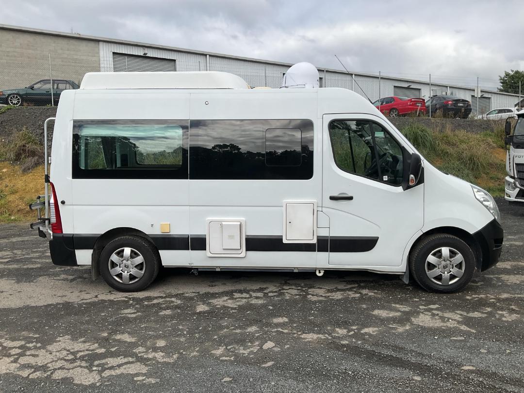 Photo '2' of Renault Master VAN L2H2 2.3D/6AM Motorhome Photo '2' of Renault Master VAN L2H2 2.3D/6AM Motorhome