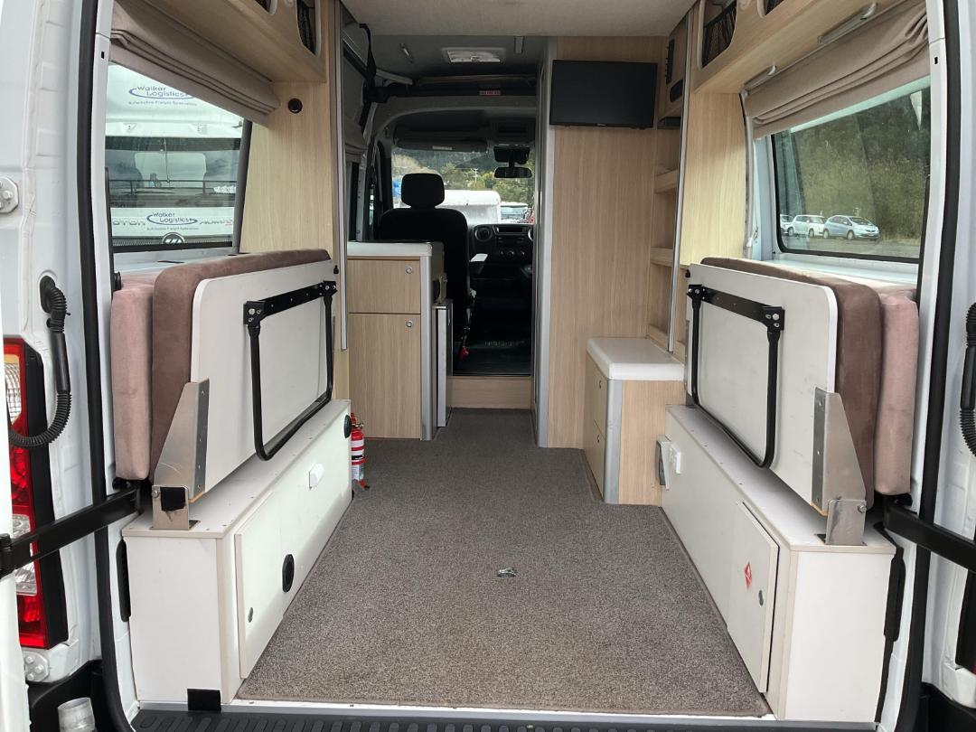 Photo '15' of Renault Master VAN L2H2 2.3D/6AM Motorhome Photo '15' of Renault Master VAN L2H2 2.3D/6AM Motorhome