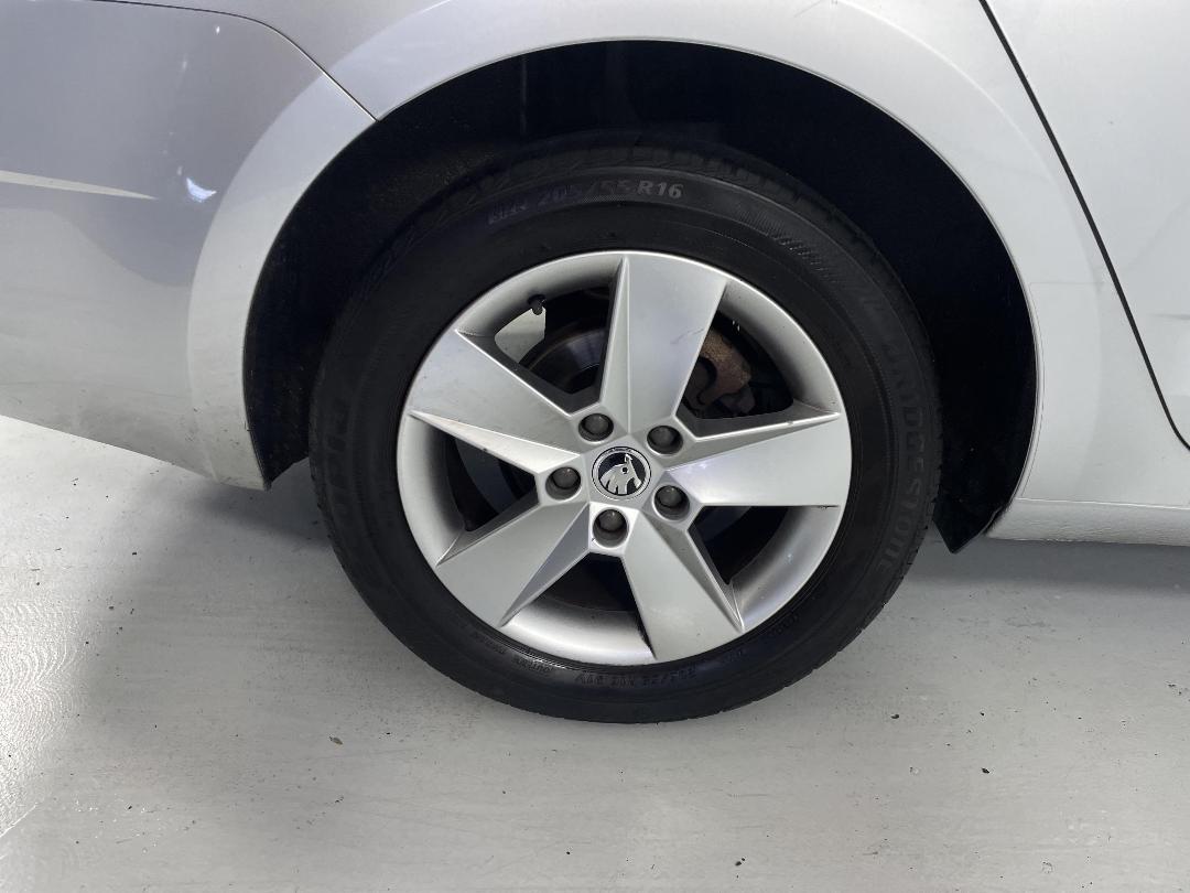 Photo '12' of Skoda Octavia