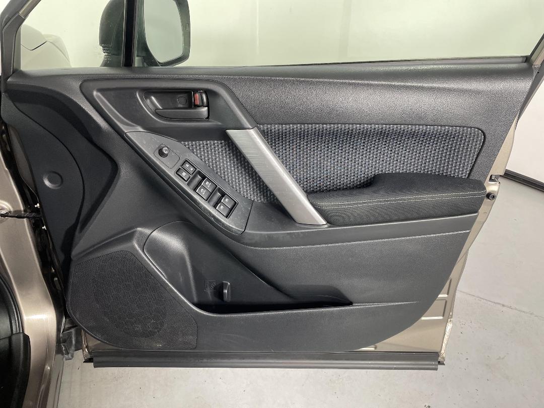 Photo '15' of Subaru Forester Photo '15' of Subaru Forester