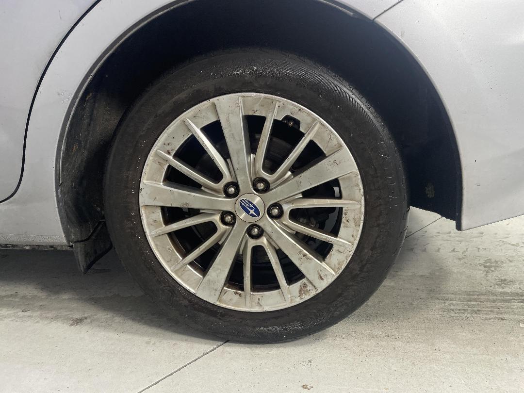 Photo '9' of Subaru Impreza Photo '9' of Subaru Impreza