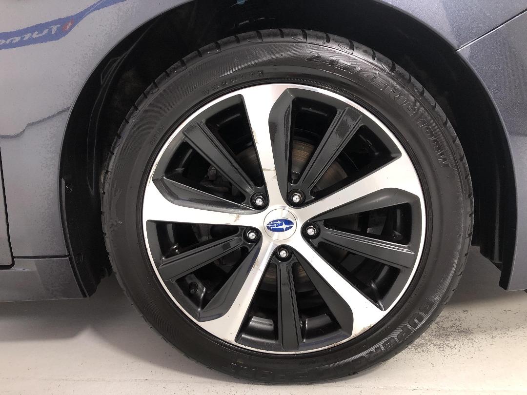 Photo '9' of Subaru Legacy