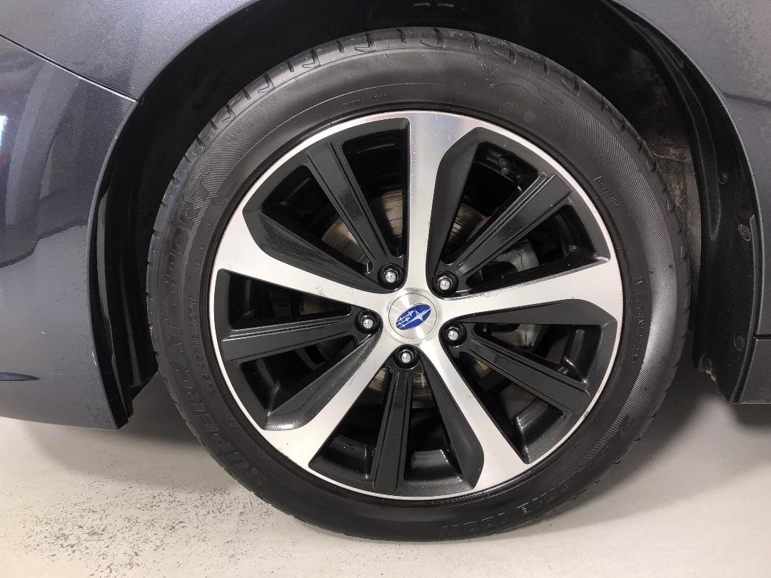 Photo '10' of Subaru Legacy