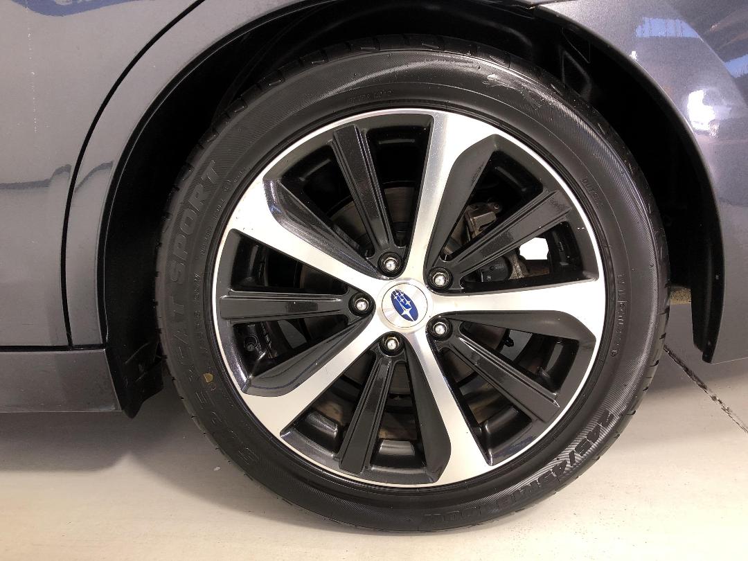 Photo '11' of Subaru Legacy