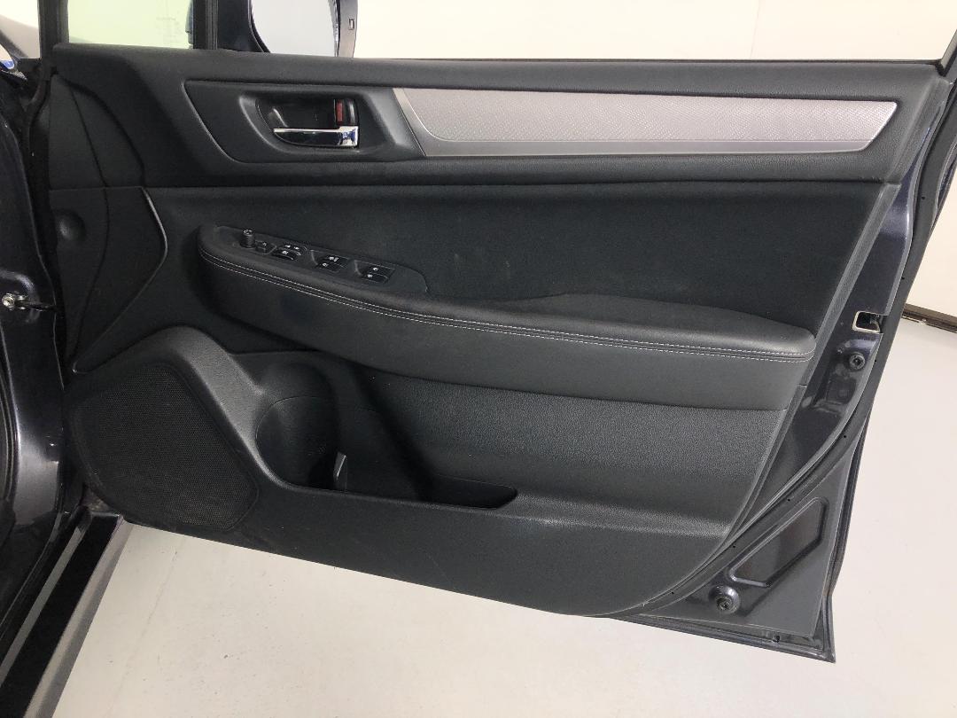 Photo '15' of Subaru Legacy