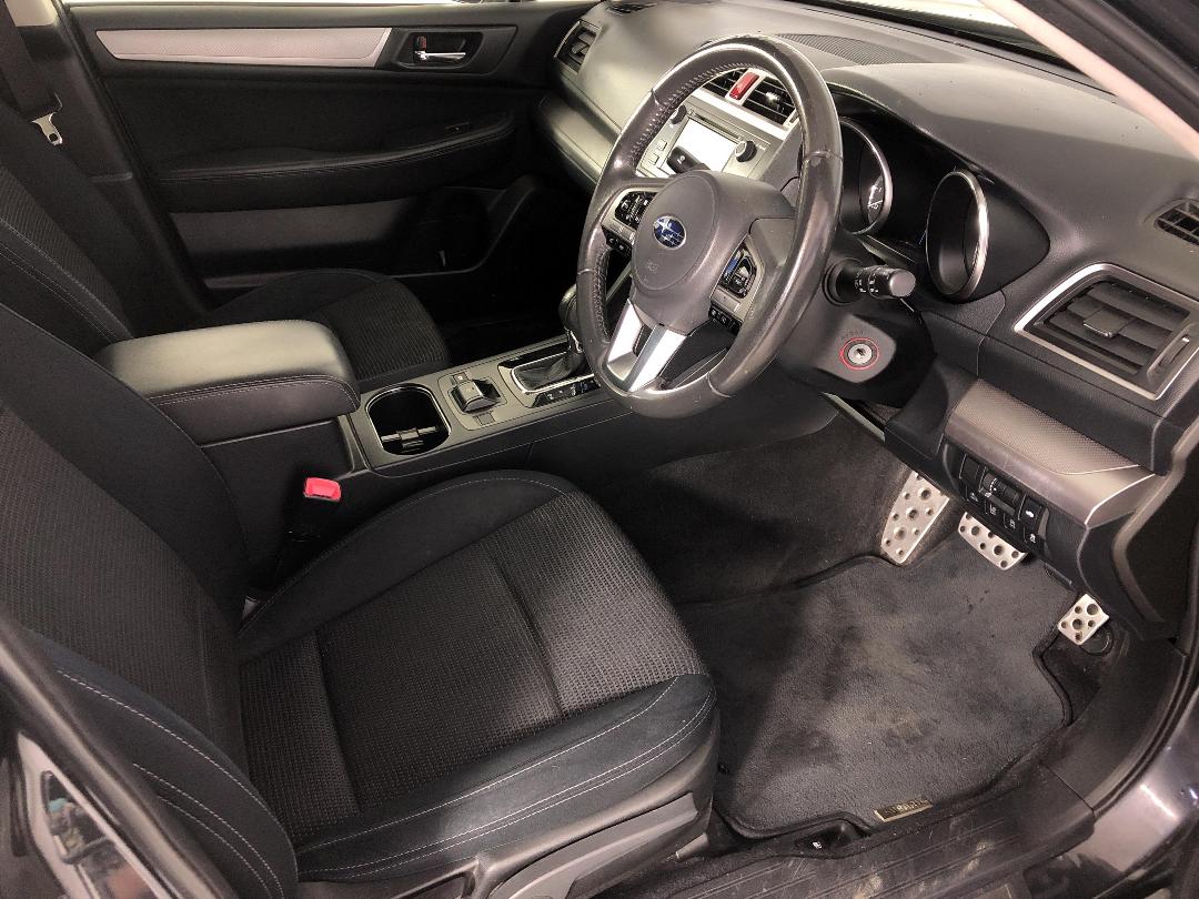 Photo '16' of Subaru Legacy