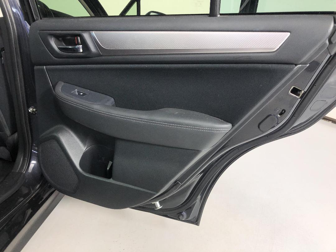 Photo '19' of Subaru Legacy