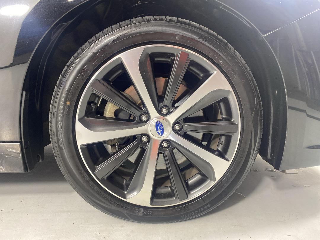 Photo '9' of Subaru Legacy