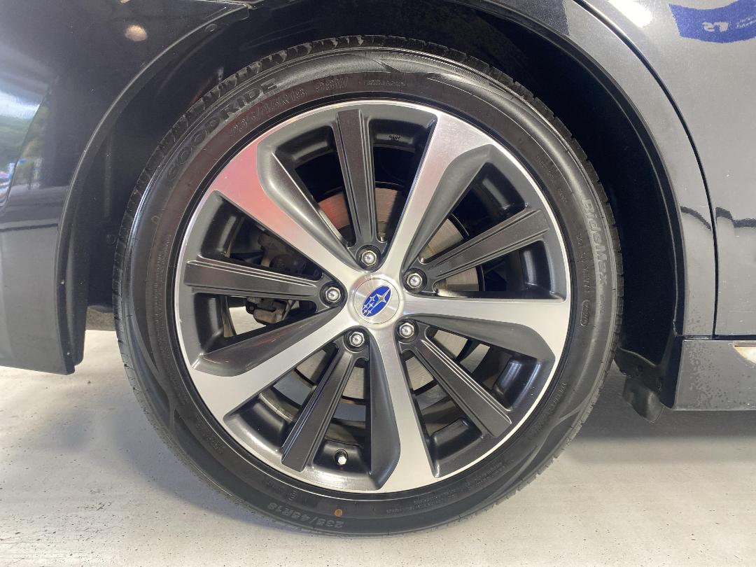 Photo '12' of Subaru Legacy