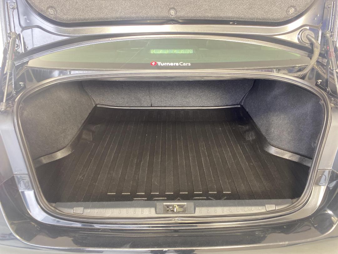 Photo '14' of Subaru Legacy