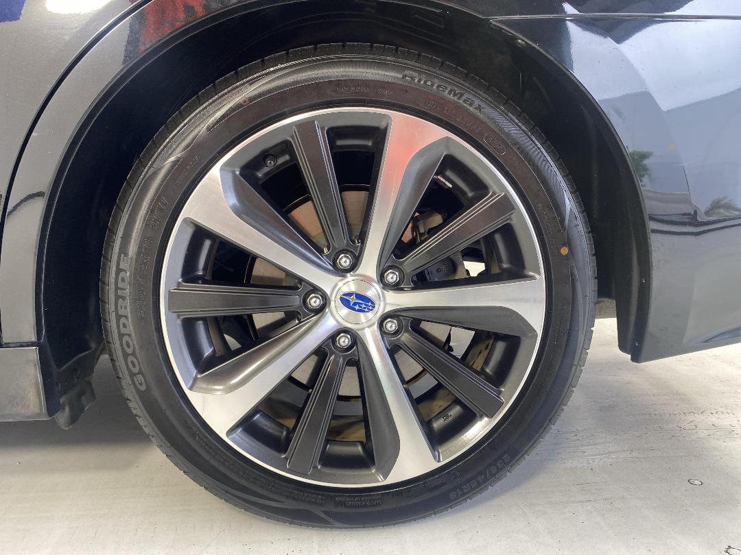 Photo '11' of Subaru Legacy